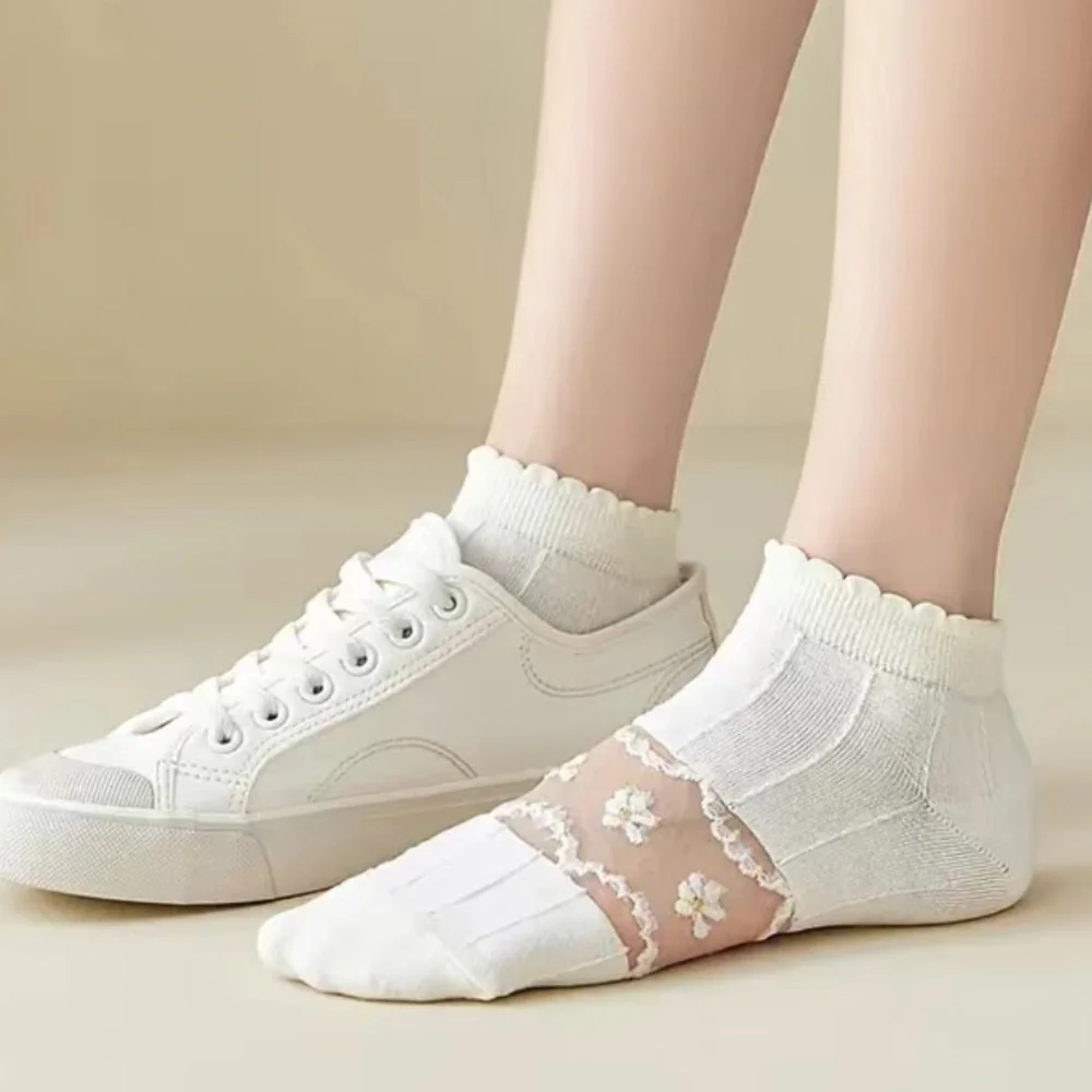 Women’s Floral Lace White Socks 5 Pairs